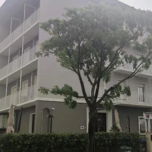 2* Hotel Platani